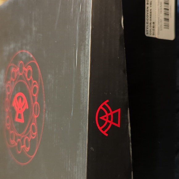 NIB Strange Cvlt Emerald Green Coven Velvet Ankle Boots - Picture 5 of 5